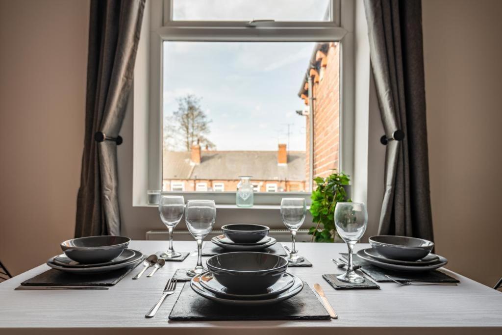 Hopetown Apartment-Modern 2 Bed With Free Parking Normanton  Kültér fotó