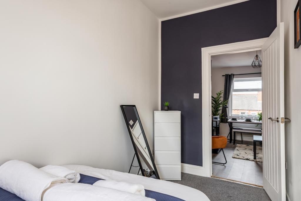 Hopetown Apartment-Modern 2 Bed With Free Parking Normanton  Kültér fotó